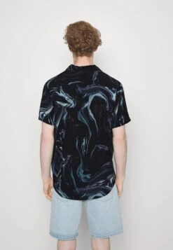 Pier One Marble Resort Unisex - Camisa - Black 10 Pier One Marble Resort Unisex - Camisa - Black -Pier One Tienda de ventas 0420f424c95e4678b3f6a5d999b41298