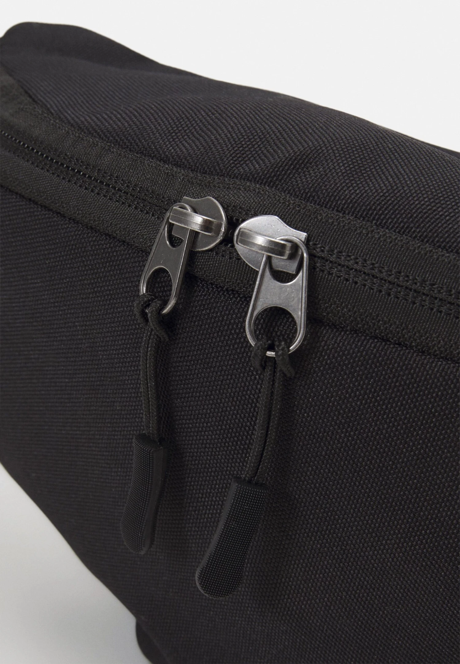 Pier One Riñonera - Black 6 Pier One Riñonera - Black - Imagen 4