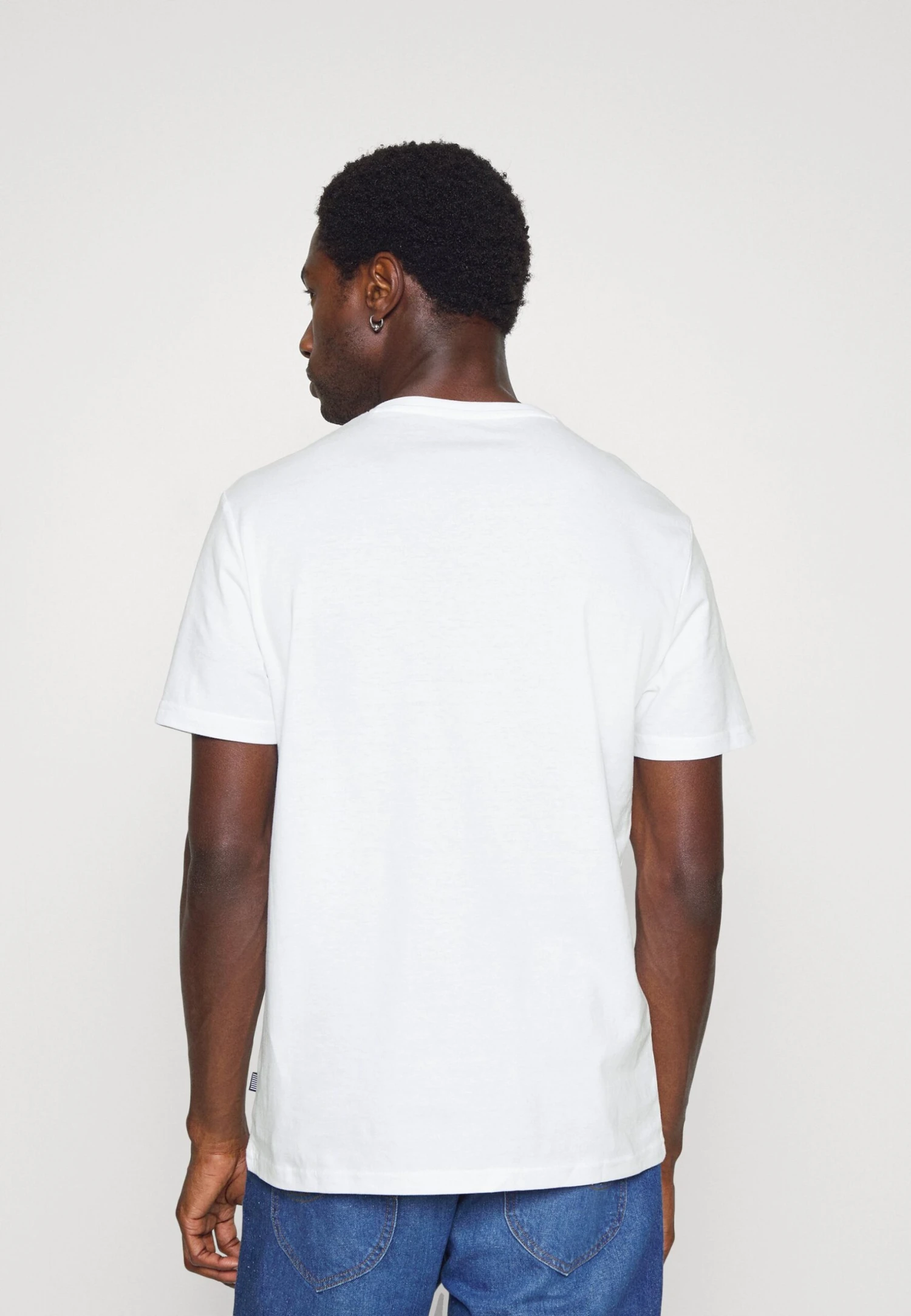 Pier One 5 Pack - Camiseta Básica - White/Blue/Stone 5 Pier One 5 Pack - Camiseta Básica - White/Blue/Stone - Imagen 3