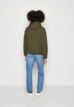 Pier One Impermeable - Olive 10 Pier One Impermeable - Olive -Pier One Tienda de ventas 201a940e9ad84ffa9c0c24c0039d760e