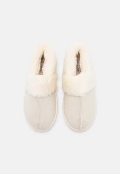 Pier One Pantuflas - White 13 Pier One Pantuflas - White -Pier One Tienda de ventas 2a373f3587ba435e8e5e4cd25a8edf0e