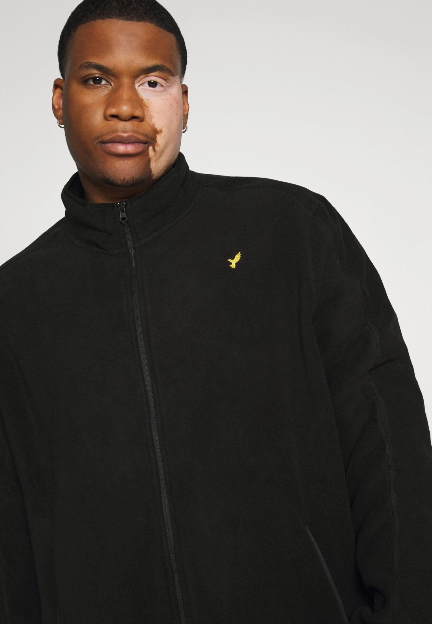 Pier One Forro Polar - Black 8 Pier One Forro Polar - Black - Imagen 6