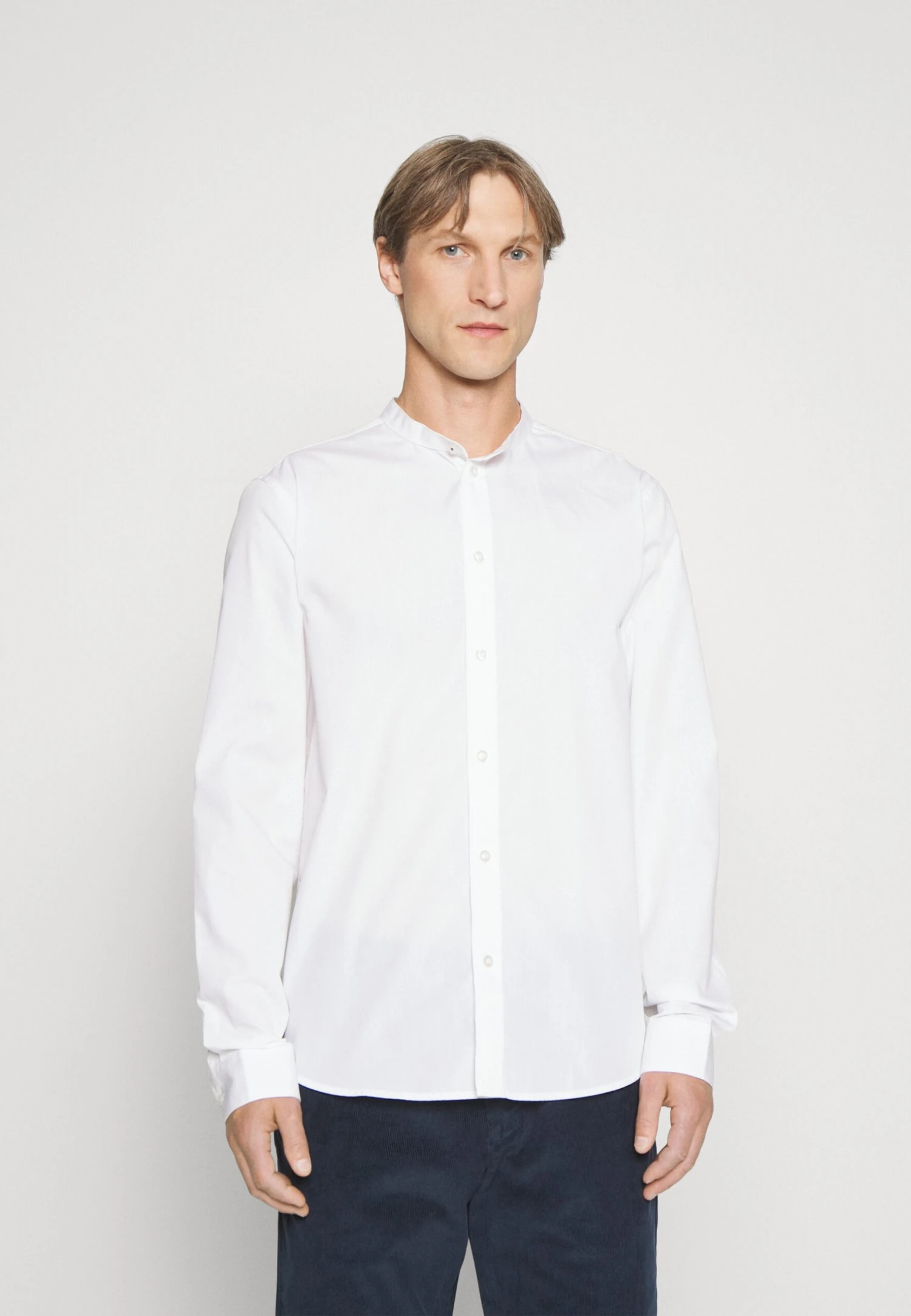 Pier One 2 Pack - Camisa - White/Olive 4 Pier One 2 Pack - Camisa - White/Olive - Imagen 2