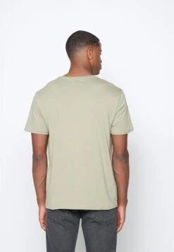 Pier One Moon Scene Graphic T-Shirt - Camiseta Estampada - Olive -Pier One Tienda de ventas 36dcc28cb96f431a920960da342fa0ce