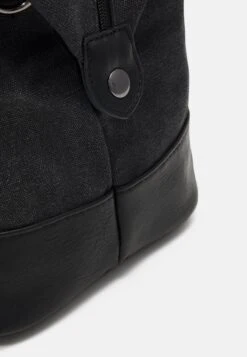 Pier One Unisex - Bolsa De Viaje - Black -Pier One Tienda de ventas 390fd20969e24bffab2b5942d8c452e7