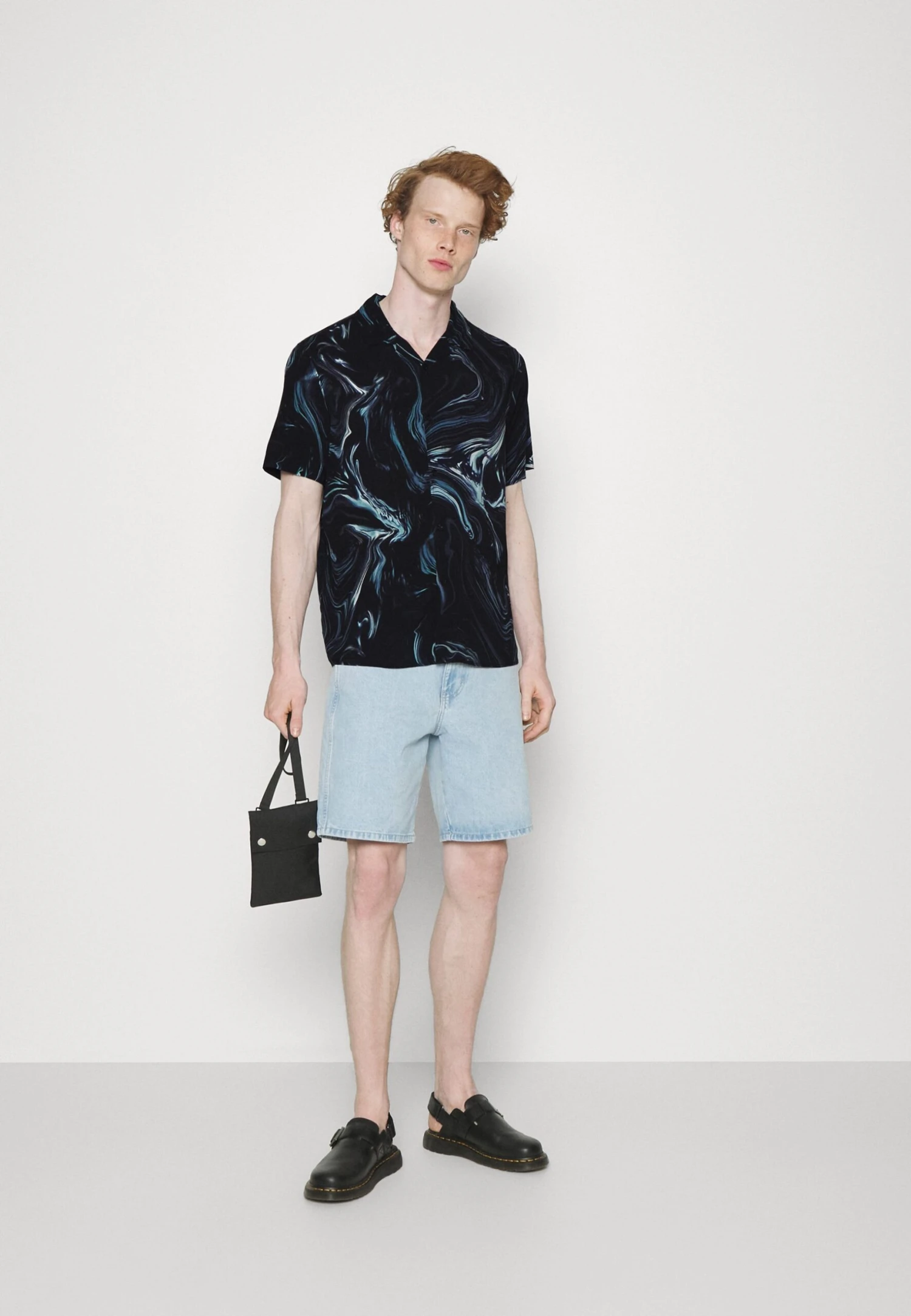 Pier One Marble Resort Unisex - Camisa - Black 4 Pier One Marble Resort Unisex - Camisa - Black - Imagen 2