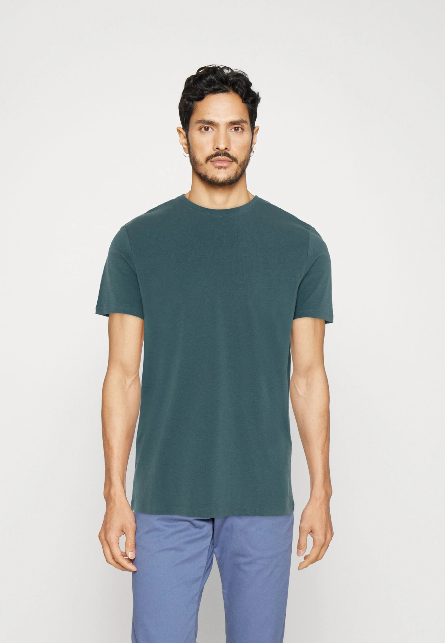 Pier One 5 Pack - Camiseta Básica - White/Off-White/Lilac 4 Pier One 5 Pack - Camiseta Básica - White/Off-White/Lilac - Imagen 2