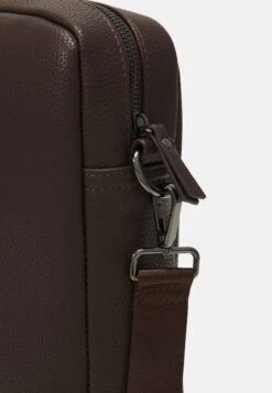 Pier One Funda Para Portátil - Dark Brown -Pier One Tienda de ventas 42042b196fd74712af98535879b418f6