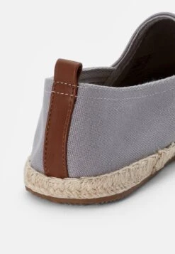Pier One Rena Espadrille Unisex - Alpargatas - Light Grey 13 Pier One Rena Espadrille Unisex - Alpargatas - Light Grey -Pier One Tienda de ventas 42d2421a7d9a4236aff6d97b980fd1f5