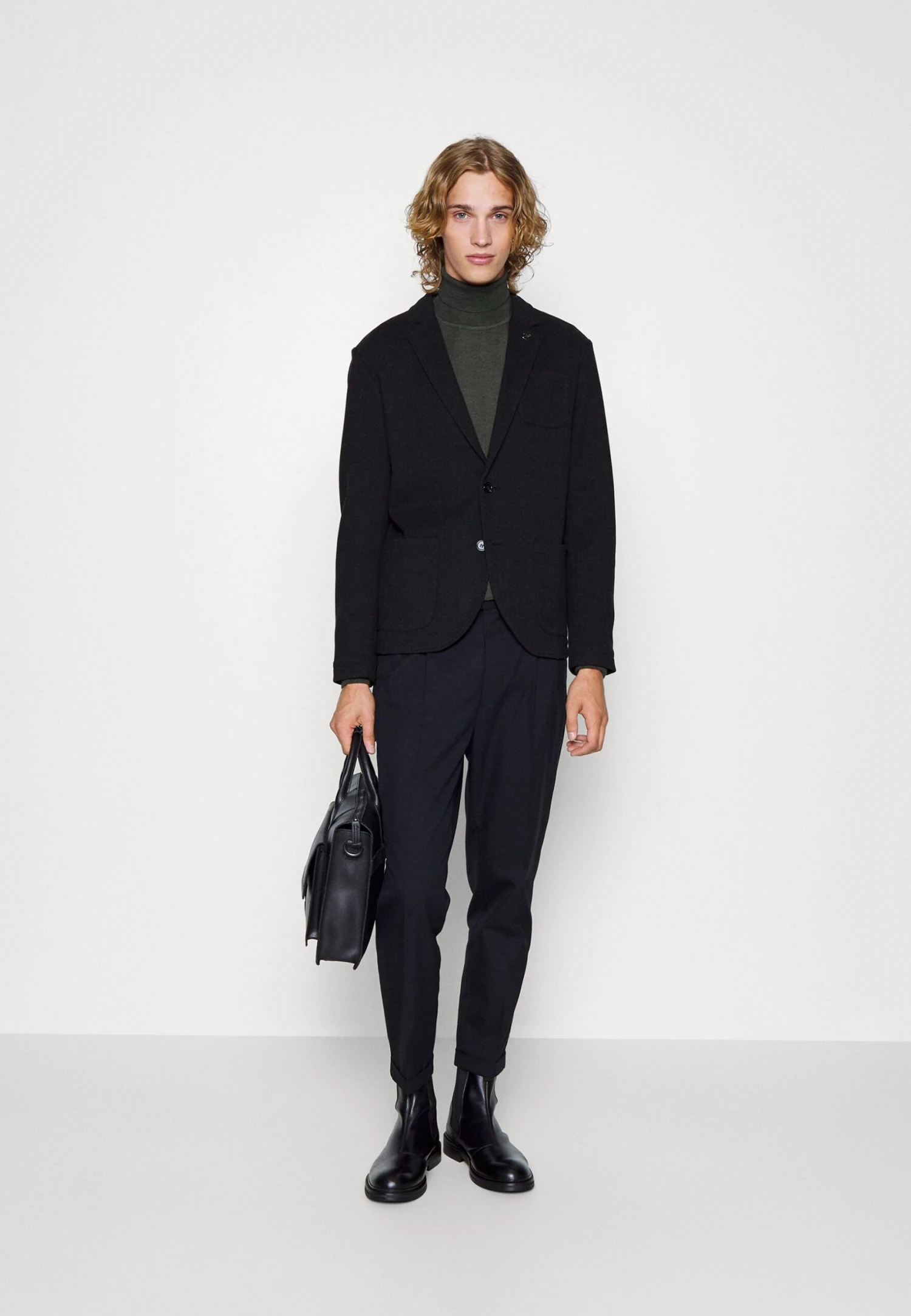 Pier One Americana - Black 4 Pier One Americana - Black - Imagen 2