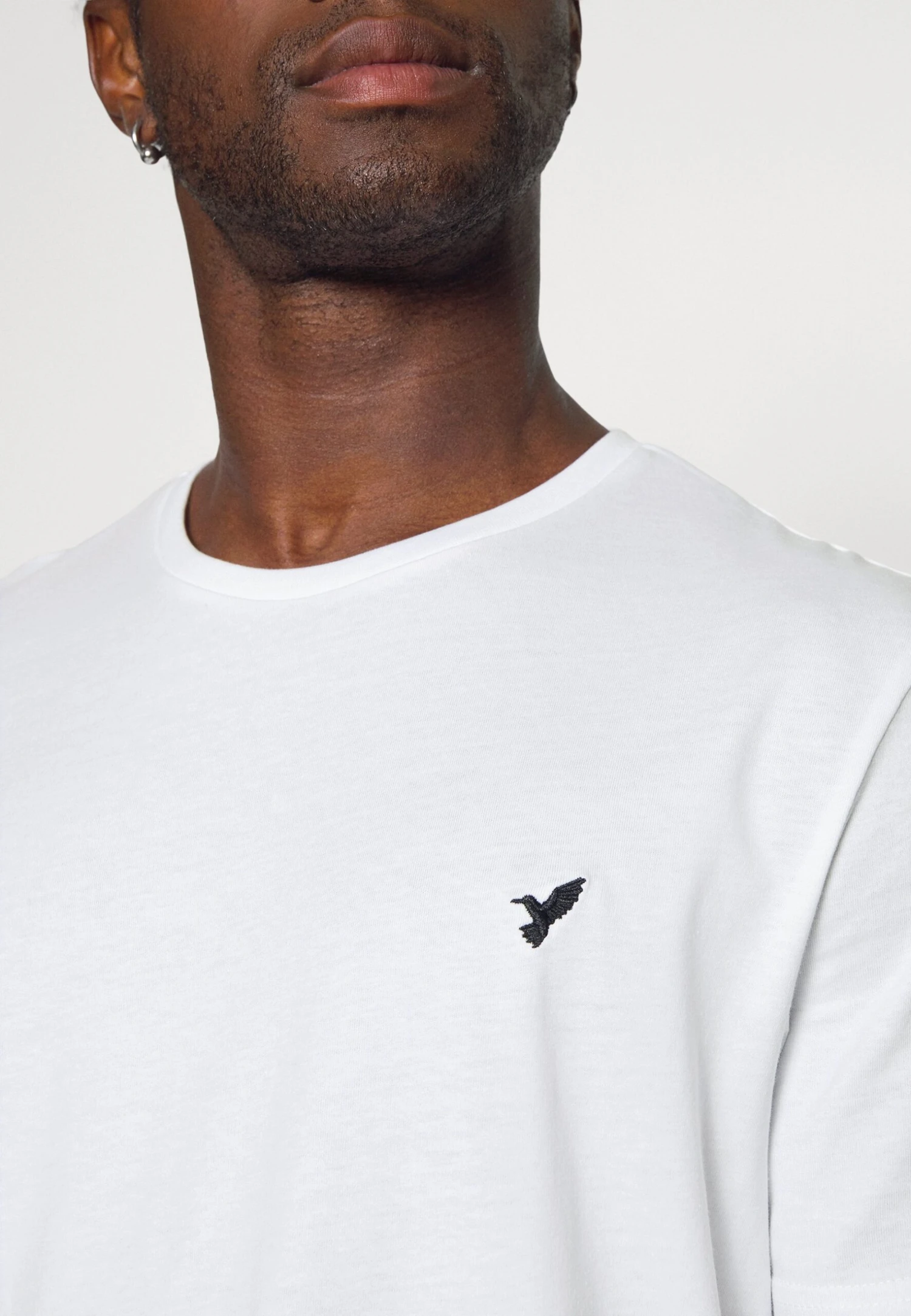 Pier One 5 Pack - Camiseta Básica - White/Blue/Stone 10 Pier One 5 Pack - Camiseta Básica - White/Blue/Stone - Imagen 8