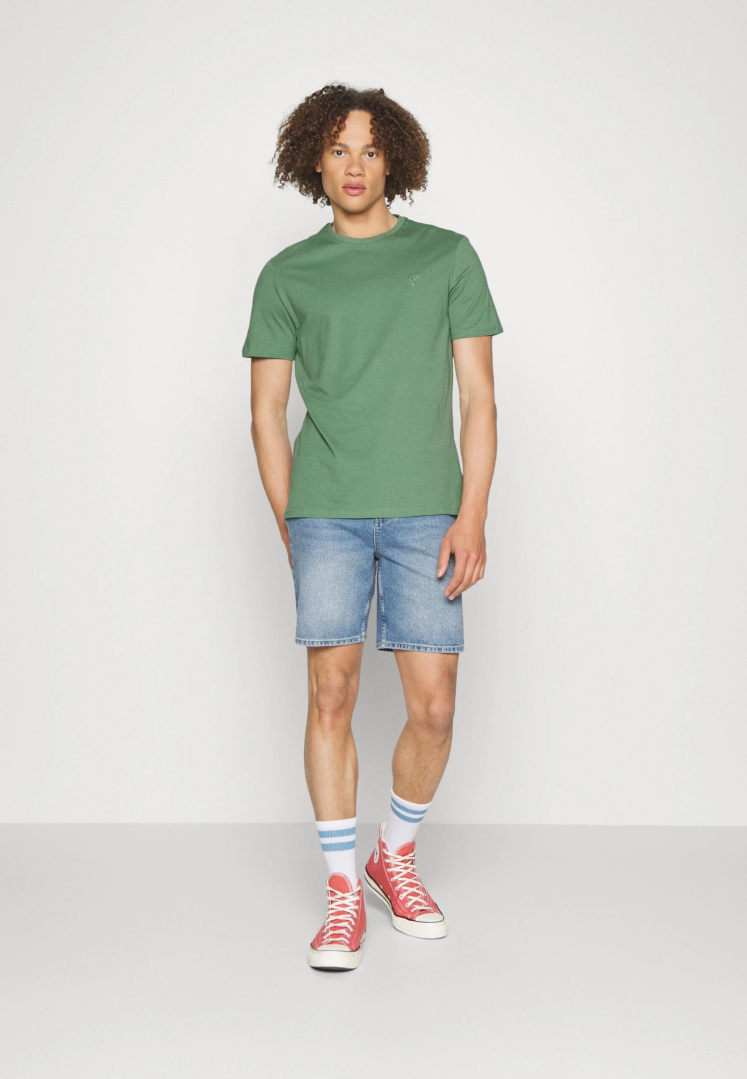 Pier One Unisex 5 Pack - Camiseta Básica - Light Blue/Purple/White 3 Pier One Unisex 5 Pack - Camiseta Básica - Light Blue/Purple/White