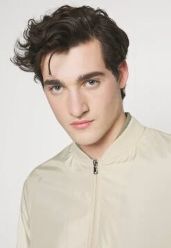 Pier One Chaquetas Bomber - Beige 13 Pier One Chaquetas Bomber - Beige -Pier One Tienda de ventas 5e692062430840f0a678357133c5816a