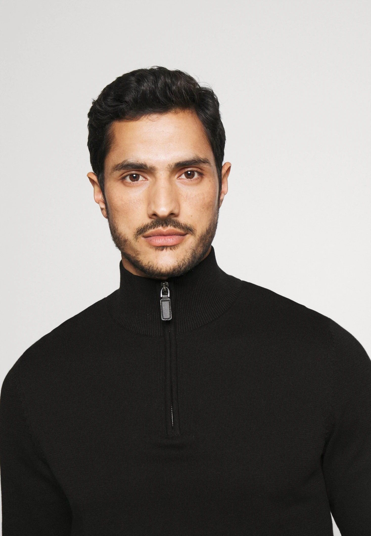 Pier One Jersey De Punto - Black 6 Pier One Jersey De Punto - Black - Imagen 4