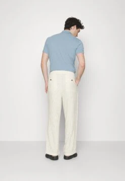 Pier One Drawcord Trousers Linen Blend - Pantalones - Off-White 9 Pier One Drawcord Trousers Linen Blend - Pantalones - Off-White -Pier One Tienda de ventas 65c988989ad143de851aee47dda41e80