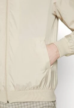 Pier One Chaquetas Bomber - Beige 15 Pier One Chaquetas Bomber - Beige -Pier One Tienda de ventas 76d3f0951d7740b4b2d3119aad706686