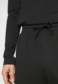 Pier One Pijama - Black 13 Pier One Pijama - Black -Pier One Tienda de ventas 842cc55e81224f6ca06ad94aae25d25c