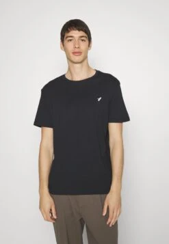 Pier One 5 Pack - Camiseta Básica - Black/White/Dark Blue 16 Pier One 5 Pack - Camiseta Básica - Black/White/Dark Blue -Pier One Tienda de ventas 8efda8ef684d4c4b842c548c3a43e2cf