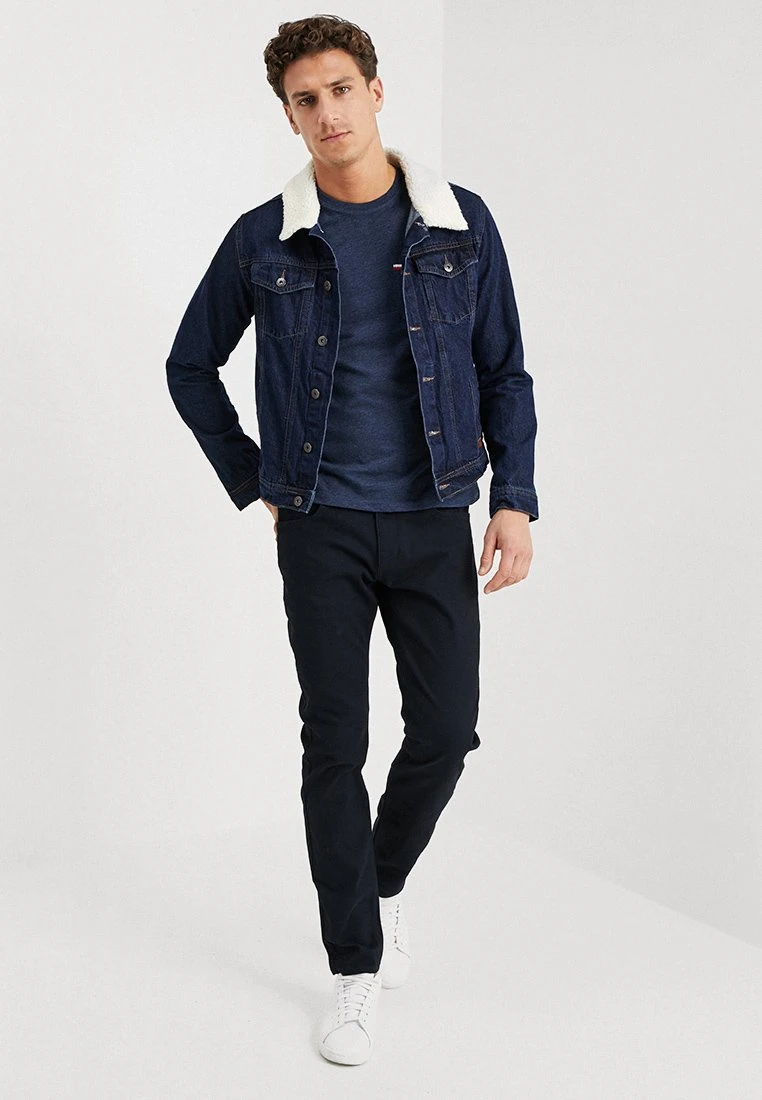 Pier One Camiseta Básica - Mottled Dark Blue 4 Pier One Camiseta Básica - Mottled Dark Blue - Imagen 2