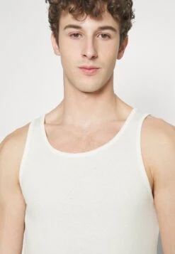 Pier One 5 Pack - Camiseta Interior - White 12 Pier One 5 Pack - Camiseta Interior - White -Pier One Tienda de ventas b4f81d58f6144619951d0e2eb4b8bc32