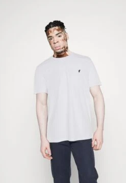 Pier One 3 Pack - Camiseta Básica - White/Dark Blue/Blue 14 Pier One 3 Pack - Camiseta Básica - White/Dark Blue/Blue -Pier One Tienda de ventas c861a69cfb1e4a6fafbf2b097bf177a2