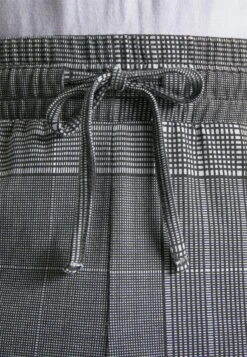 Pier One 3 Pack - Pantalón De Pijama - Blue/Dark Blue/Black 15 Pier One 3 Pack - Pantalón De Pijama - Blue/Dark Blue/Black -Pier One Tienda de ventas d040857d83c84b9aa67e9aeb5d1e91a0