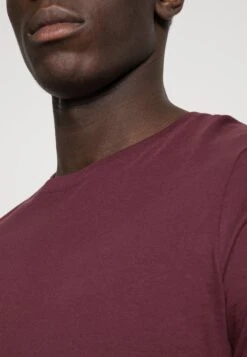 Pier One 2 Pack - Camiseta Básica - Bordeaux 13 Pier One 2 Pack - Camiseta Básica - Bordeaux -Pier One Tienda de ventas dde4a41bb87943ada78e9639f6e4c9bf