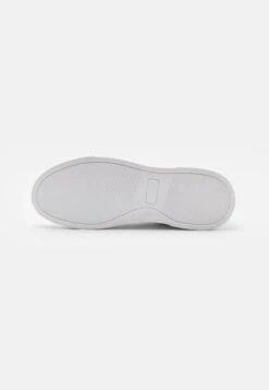 Pier One Unisex - Zapatillas - White 12 Pier One Unisex - Zapatillas - White -Pier One Tienda de ventas e2a5a64afecd4f079860774a1a970a80