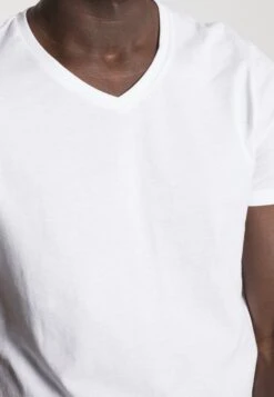 Pier One 3 Pack- Camiseta Básica - White/Black/Light Grey 15 Pier One 3 Pack- Camiseta Básica - White/Black/Light Grey -Pier One Tienda de ventas e59fd4a773ff4e2da1f149bee48df656