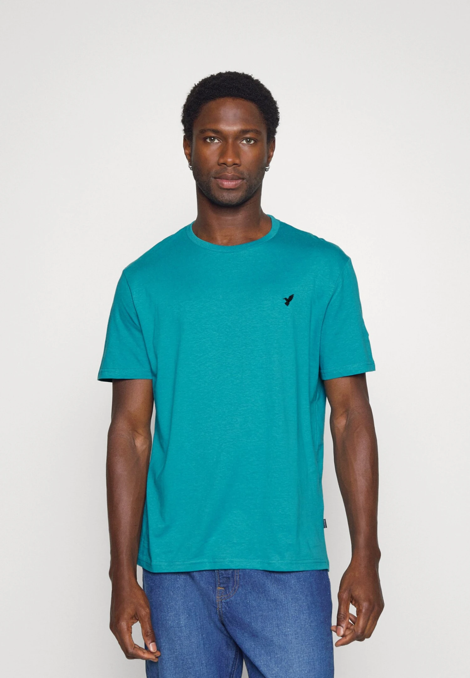 Pier One 5 Pack - Camiseta Básica - White/Blue/Stone 7 Pier One 5 Pack - Camiseta Básica - White/Blue/Stone - Imagen 5