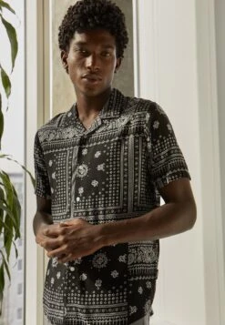 Pier One Unisex - Camisa - Black 11 Pier One Unisex - Camisa - Black -Pier One Tienda de ventas f1f41040afc04553bf31d58a923943f8