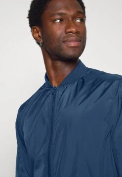 Pier One Chaquetas Bomber -Dark Blue 11 Pier One Chaquetas Bomber -Dark Blue -Pier One Tienda de ventas f471d7cddf4d4350a56d062a538415d3