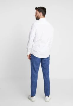 Pier One 2 Pack - Camisa Elegante - White 10 Pier One 2 Pack - Camisa Elegante - White -Pier One Tienda de ventas fe3882eaf28b48838ea76cbb4b0ad904